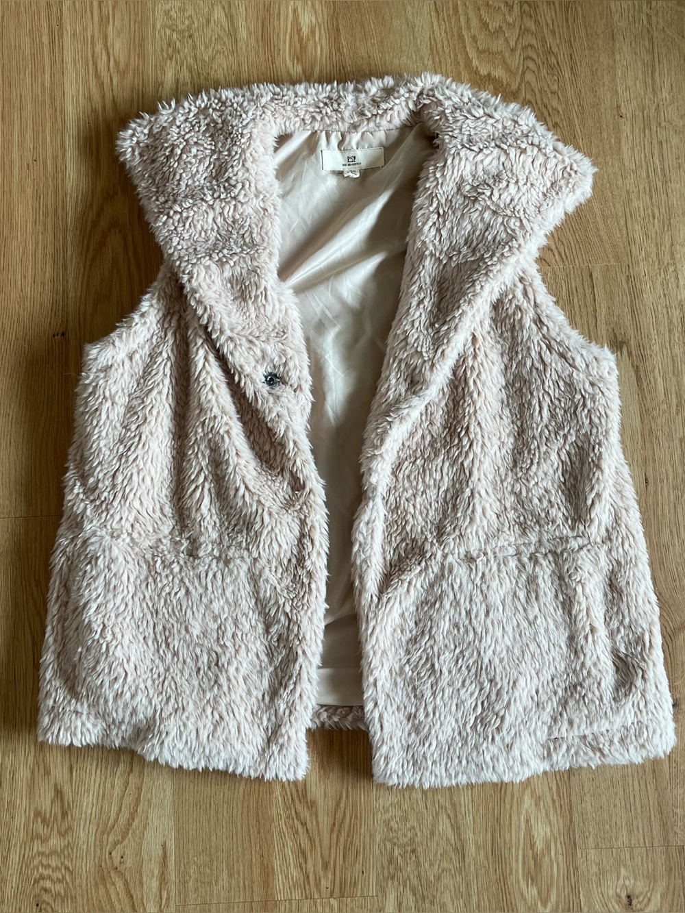 Thread & Supply Sherpa Vest Women’s Size Large Tan Faux Fur Fleece Open Front
